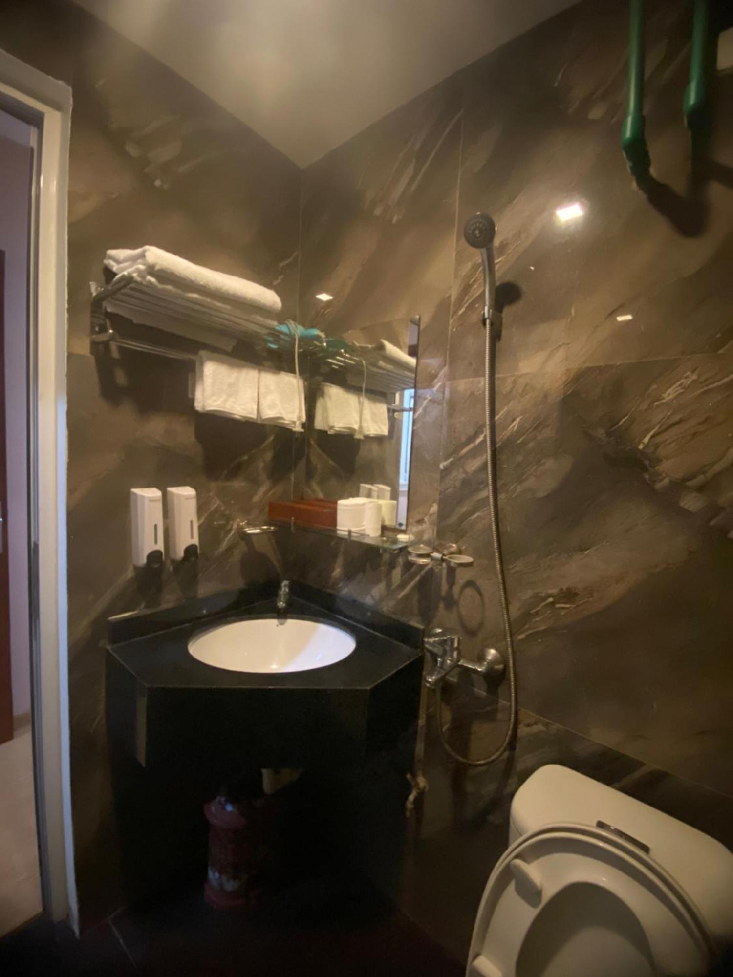 Hong Ky Boutique Hotel Diện Biên Phủ Exteriör bild